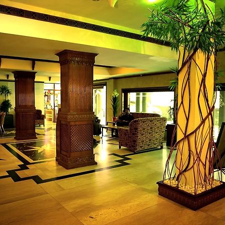 The Surya, Cochin Hotell Angamali Exteriör bild